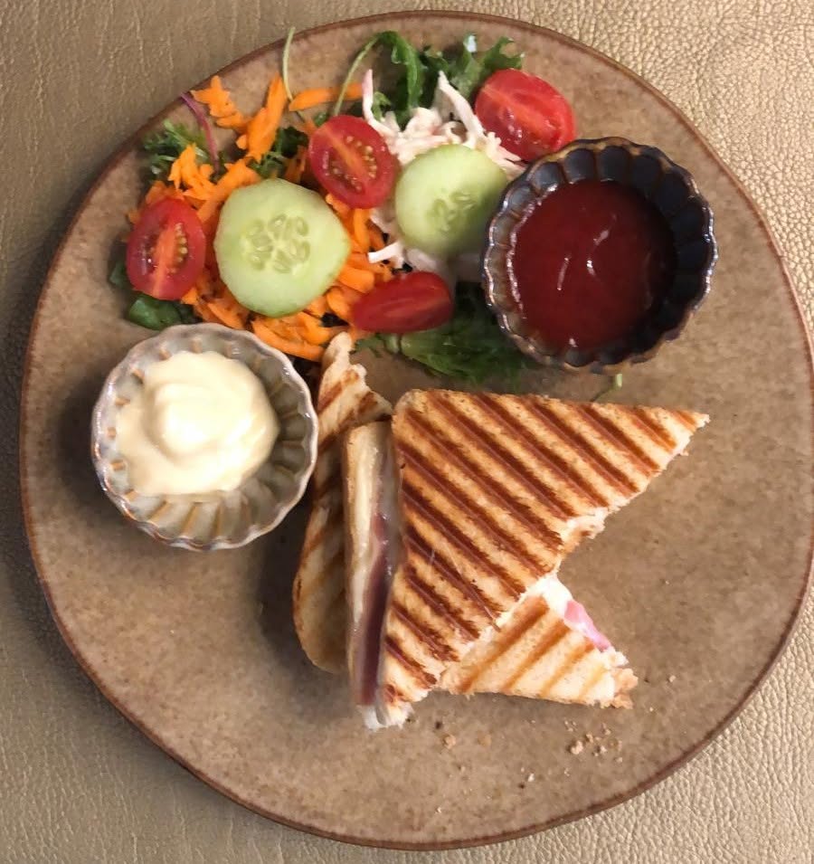 Lunch met croque en frisse groenten
