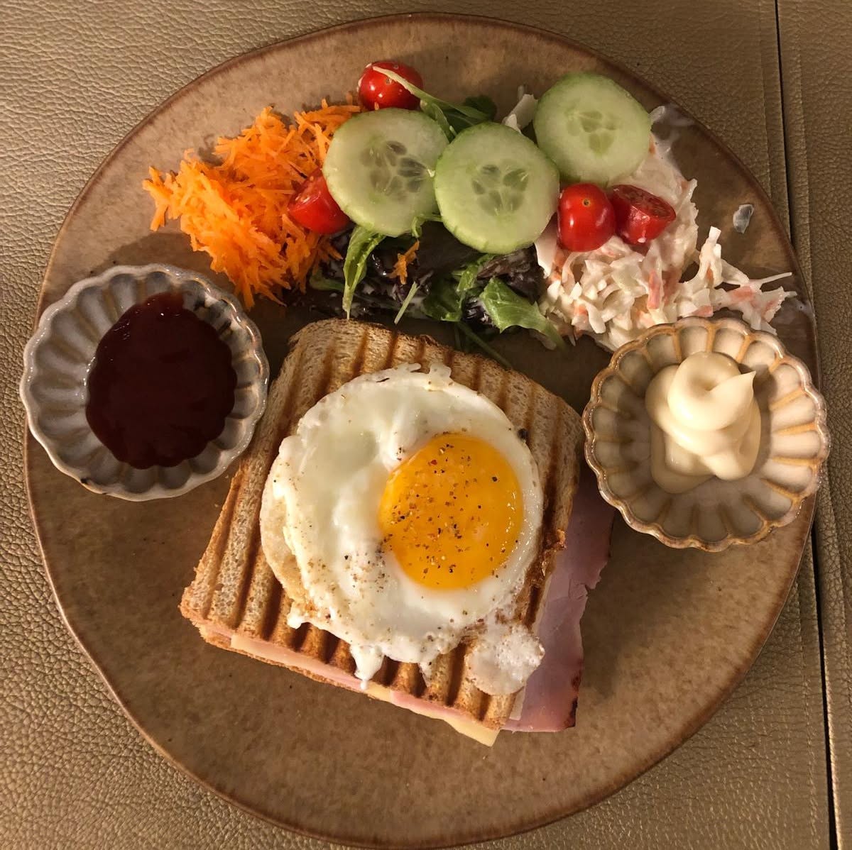 Hartige croque met verse groenten
